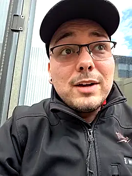 Snapshot of cmichaelxxx chatting on March 20, 1:15 pm cmichaelxxx online show from March 20, 1:15 pm