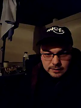 Snapshot of cmichaelxxx chatting on March 21, 7:22 am cmichaelxxx online show from March 21, 7:22 am