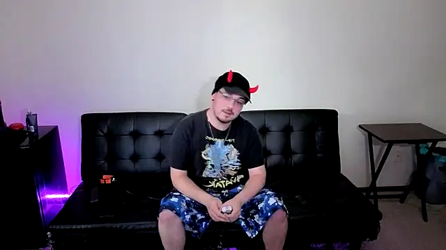 Snapshot of cmichaelxxx chatting on September 23, 9:29 pm cmichaelxxx online show from September 23, 9:29 pm