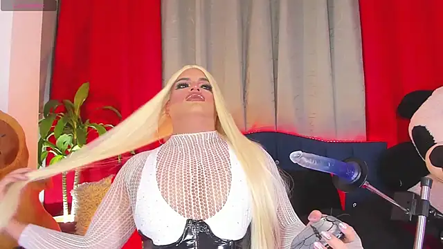 Snapshot of Missisabella_ chatting on April 28, 1:04 am Missisabella online show from April 28, 1:04 am