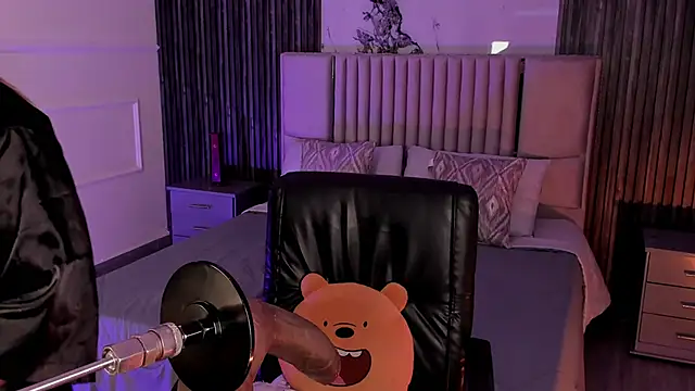 Lillyortiz online show from March 5, 8:16 pm