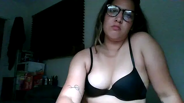 naughtynadia0502 online show from April 1, 3:40 am