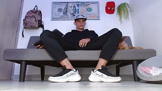 Snapshot of boss_of_cash chatting on April 18, 12:53 pm boss of cash online show from April 18, 12:53 pm