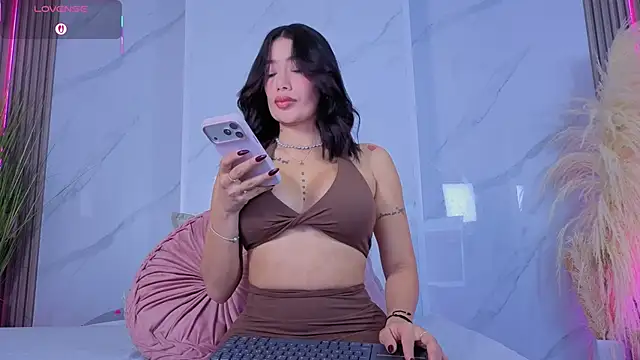 Chlooee   online show from February 21, 1:28 am