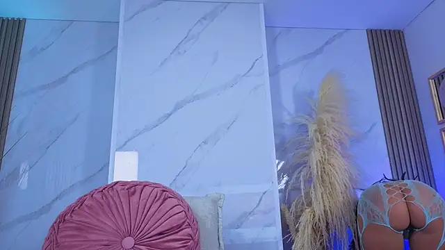 Chlooee   online show from June 1, 2:13 am
