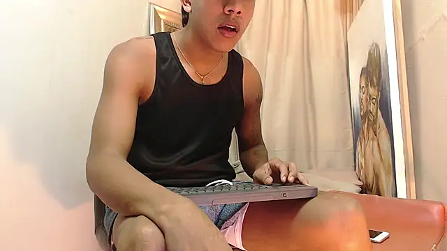 Snapshot of mr_stiven_ chatting on October 15, 2:33 am mr stiven  online show from October 15, 2:33 am