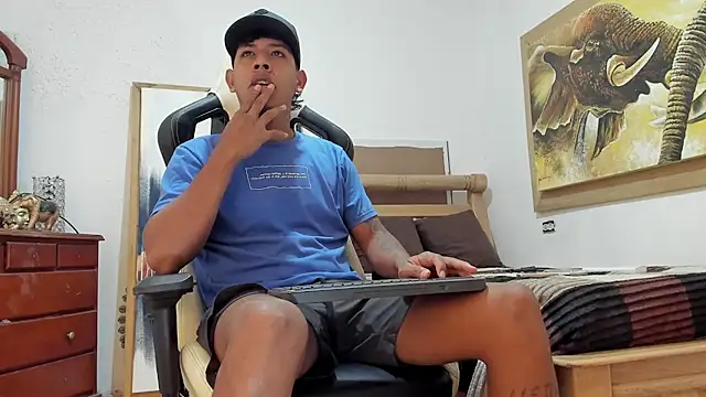 mr stiven  online show from March 17, 3:11 am