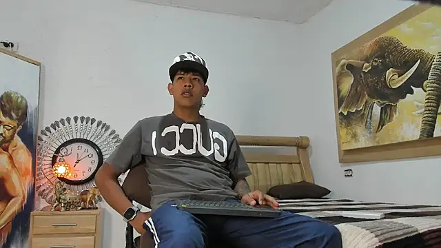 mr stiven  online show from April 16, 3:29 am