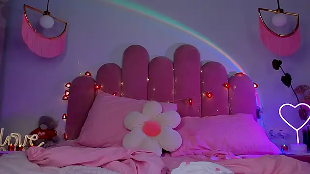 ElsaYoung online show from February 15, 2:47 am