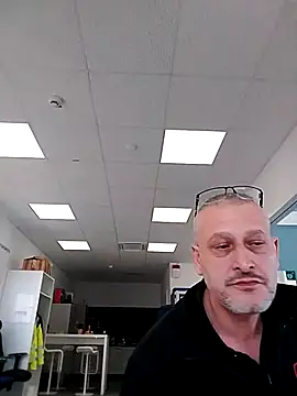 Snapshot of Husoban chatting on December 17, 3:18 pm Husoban online show from December 17, 3:18 pm