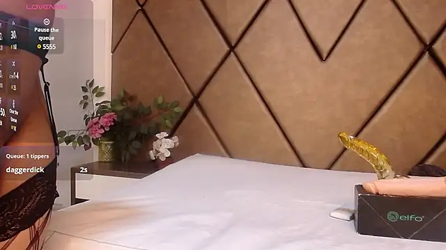 Snapshot of LunitaDiva chatting on February 6, 3:20 pm LunitaDiva online show from February 6, 3:20 pm