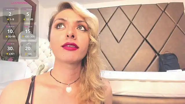 Snapshot of LunitaDiva chatting on February 26, 12:47 pm LunitaDiva online show from February 26, 12:47 pm