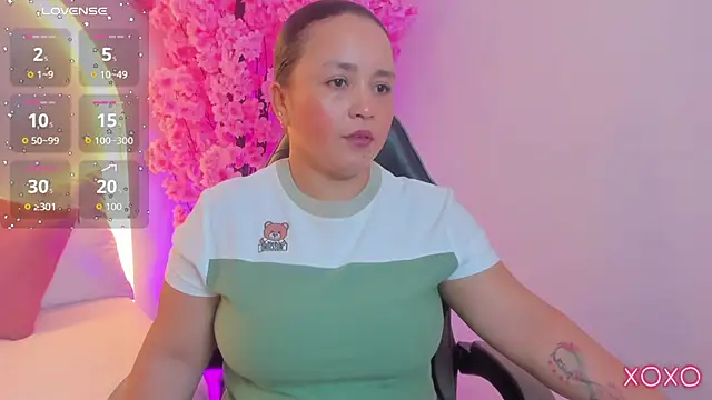 Snapshot of linda_rios_ chatting on July 18, 8:12 pm linda rios online show from July 18, 8:12 pm