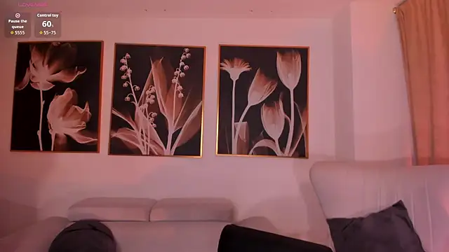 MiaFarrell  online show from February 12, 6:25 pm