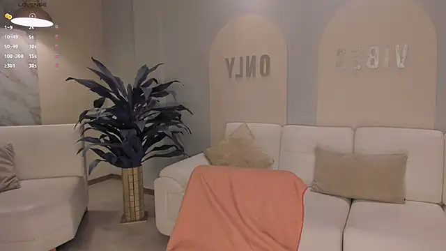 IsabelBornner online show from March 4, 6:36 pm