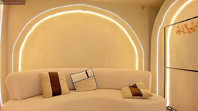 BellaCarteer  online show from March 9, 12:42 pm