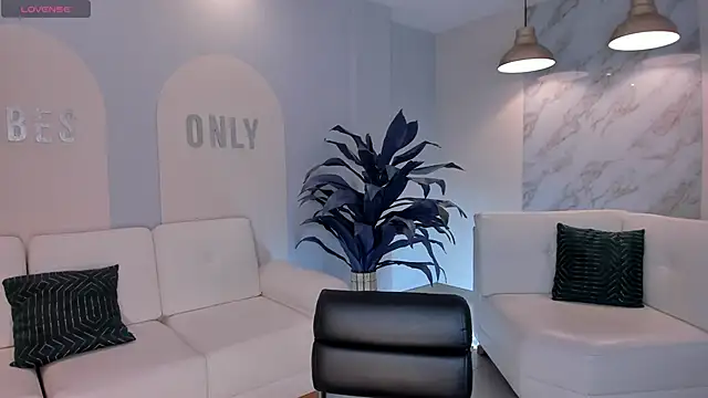 BellaCarteer  online show from April 4, 7:33 pm