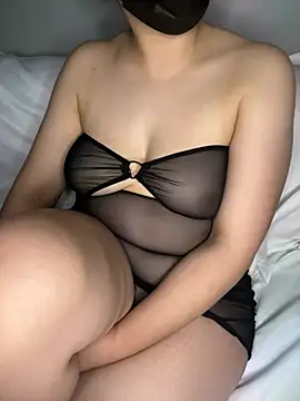 Snapshot of Gamzemm8888 chatting on February 12, 9:33 pm Gamzemm8888 online show from February 12, 9:33 pm