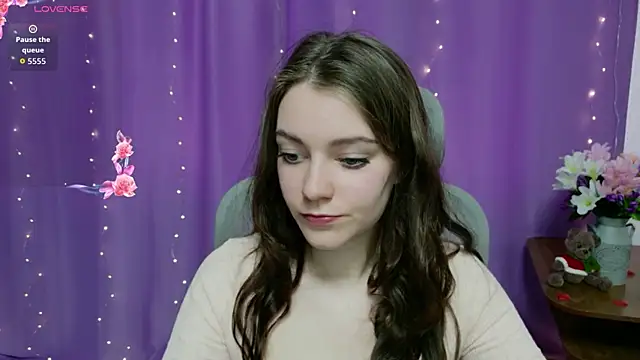 Lana  Cute  online show from April 14, 1:17 pm