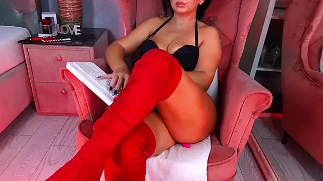 AQueenMonica online show from November 10, 4:33 am