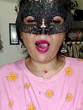 Snapshot of sexy_bhabhi69 chatting on July 17, 7:15 am sexy bhabhi69 online show from July 17, 7:15 am