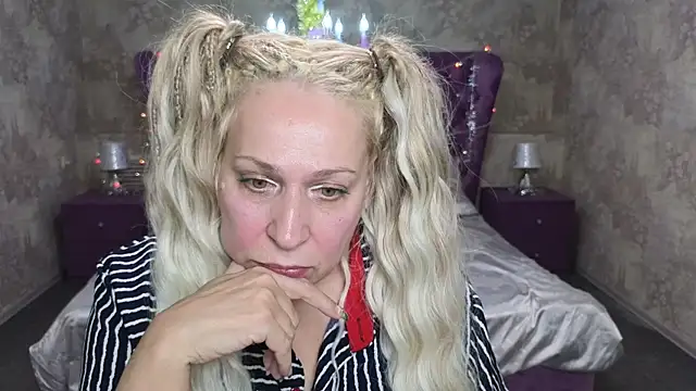 Penelope Pinky online show from January 3, 2:51 pm