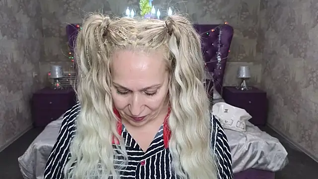 Penelope Pinky online show from January 3, 5:53 pm