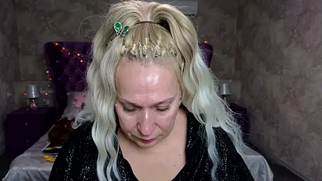 Penelope Pinky online show from January 14, 5:45 pm