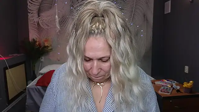 Penelope Pinky online show from January 28, 8:15 pm