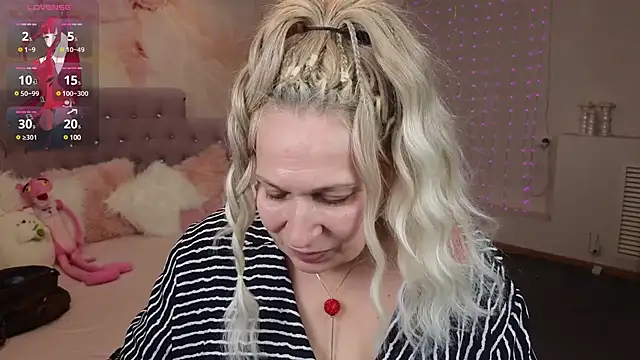 Penelope Pinky online show from February 3, 2:24 pm