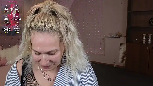 Penelope Pinky online show from February 6, 5:30 pm