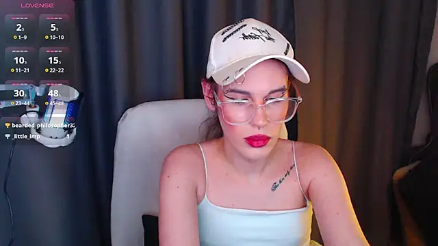 Snapshot of Cassie_Bae chatting on March 11, 12:33 am Cassie Bae online show from March 11, 12:33 am