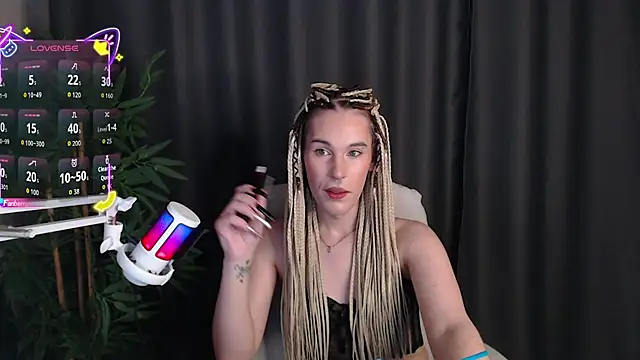 Snapshot of Cassie_Bae chatting on December 2, 8:59 pm Cassie Bae online show from December 2, 8:59 pm