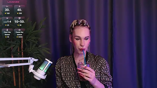 Snapshot of Cassie_Bae chatting on January 14, 5:46 am Cassie Bae online show from January 14, 5:46 am