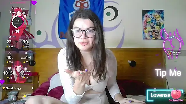 Snapshot of MilahHot13 chatting on September 23, 1:41 am MilahHot13 online show from September 23, 1:41 am