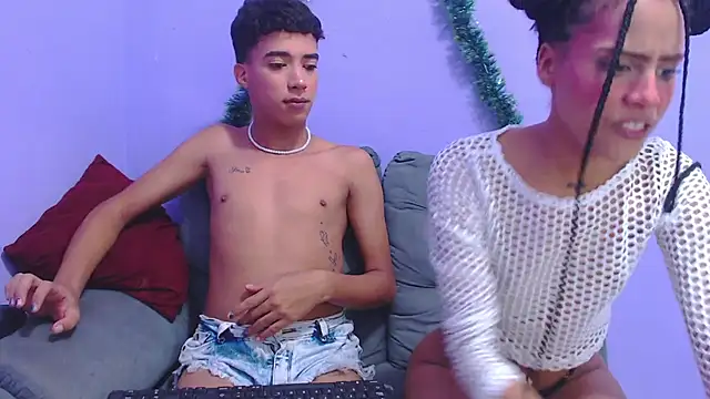 Snapshot of Hot_kleo chatting on December 15, 12:18 am Hot kleo online show from December 15, 12:18 am