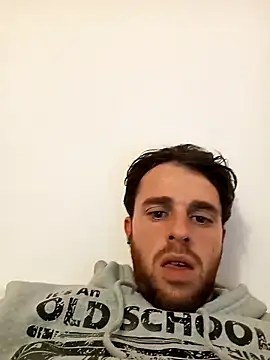Snapshot of pocholoibz chatting on February 1, 3:27 am pocholoibz online show from February 1, 3:27 am