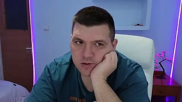 Snapshot of JasonJacks chatting on September 15, 2:33 am JasonJacks online show from September 15, 2:33 am