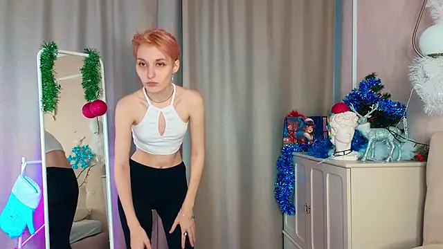Snapshot of AlmeWood chatting on December 23, 12:08 pm AlmeWood online show from December 23, 12:08 pm