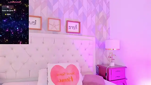 Snapshot of rebeca_watsson chatting on February 11, 11:59 am rebeca watsson online show from February 11, 11:59 am