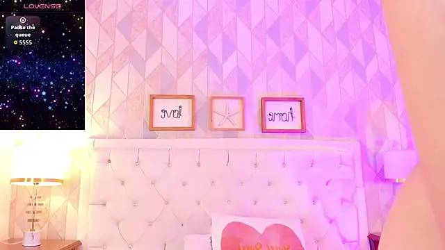 Snapshot of rebeca_watsson chatting on February 13, 11:50 am rebeca watsson online show from February 13, 11:50 am