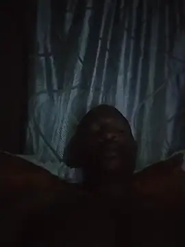 Snapshot of Sakile113 chatting on April 14, 10:27 pm Sakile113 online show from April 14, 10:27 pm
