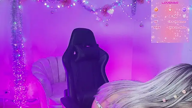 Snapshot of EmmaJhonnsson chatting on December 26, 8:00 pm EmmaJhonnsson online show from December 26, 8:00 pm