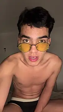 Snapshot of snakeeboy chatting on March 1, 4:58 am snakeeboy online show from March 1, 4:58 am