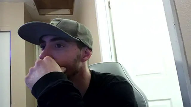 Huntzg23 online show from March 16, 6:01 pm