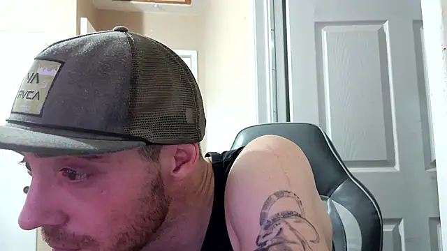 Huntzg23 online show from March 29, 12:54 am