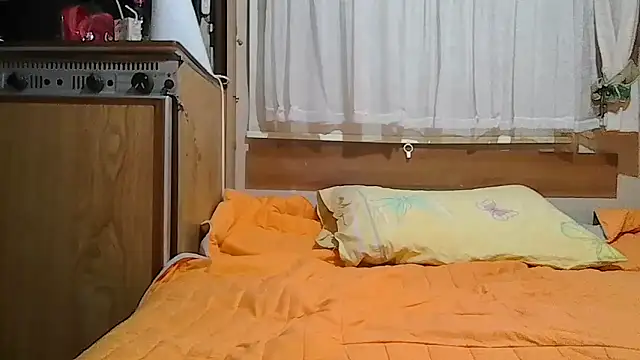 Snapshot of Eleni_Pappa chatting on May 6, 9:42 pm Eleni Pappa online show from May 6, 9:42 pm