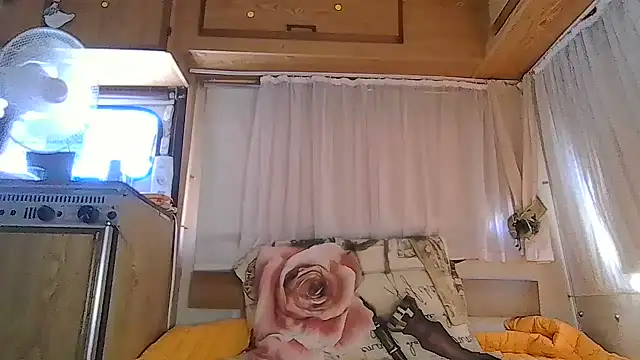 Snapshot of Eleni_Pappa chatting on August 3, 8:46 am Eleni Pappa online show from August 3, 8:46 am