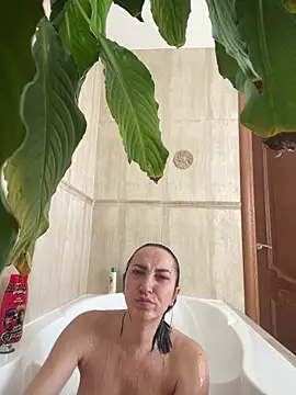 AnneHaddaway online show from April 17, 10:18 am