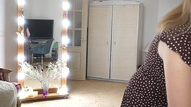 moonlight4u online show from April 12, 4:06 am